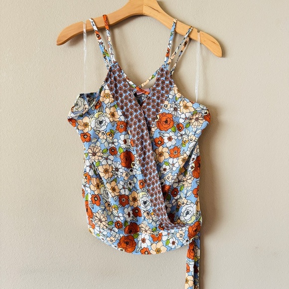 Crave Fame Floral Mix Print Faux Wrap Sleeveless Top Size M - Picture 2 of 9